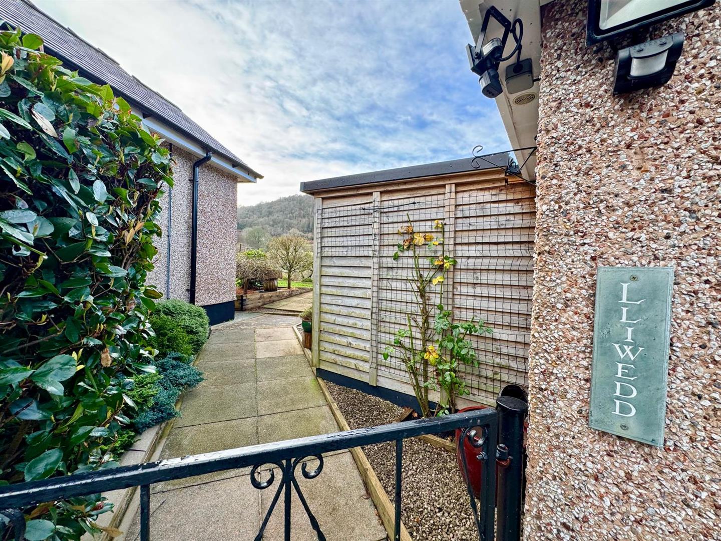 PHOTO-2025-12-17-14-10-21 (2).jpg